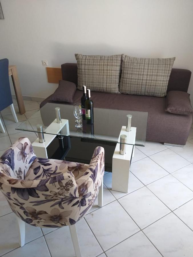 Apartmani Ana Tribalj Esterno foto