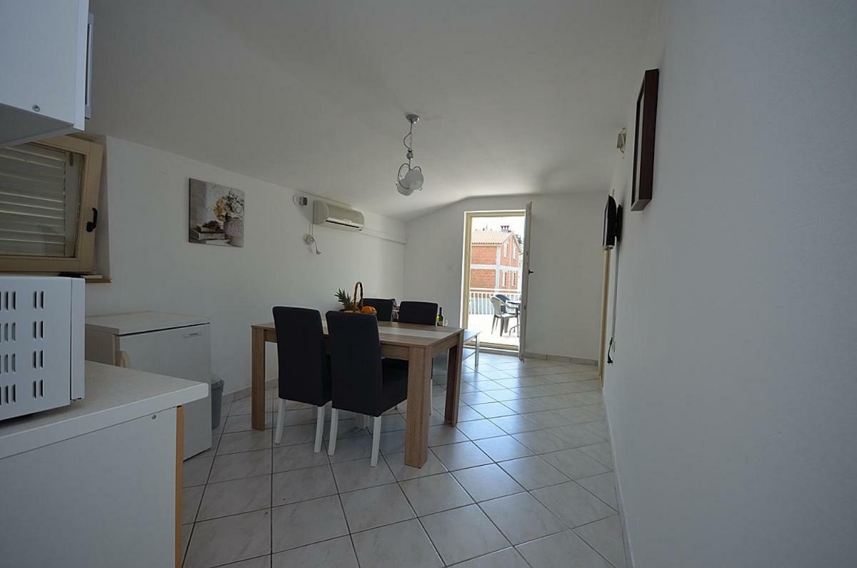 Apartmani Ana Tribalj Esterno foto