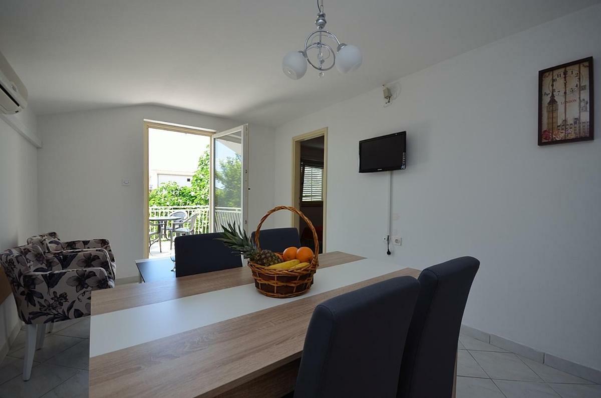 Apartmani Ana Tribalj Esterno foto