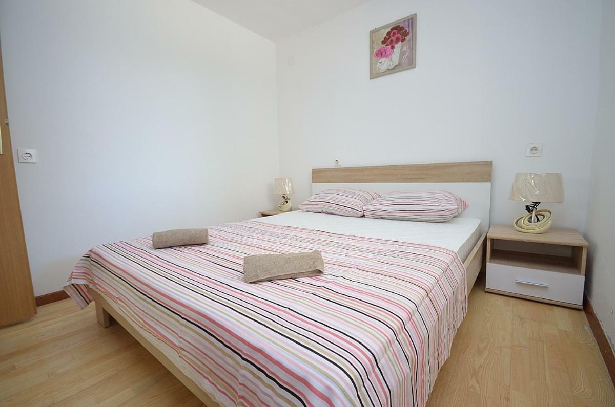 Apartmani Ana Tribalj Esterno foto